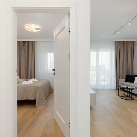 Stylish With Parking By Renters Prestige