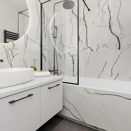 Апартаменты Stylish With Parking By Renters Prestige *