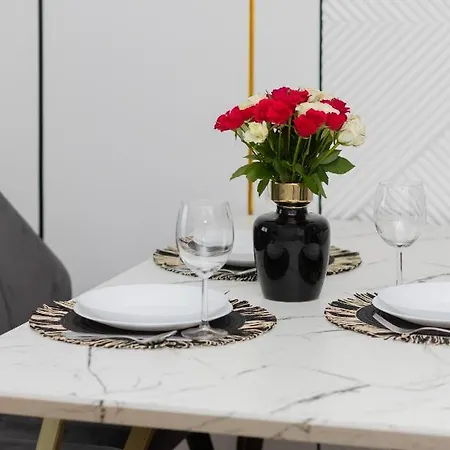 Stylish With Parking By Renters Prestige