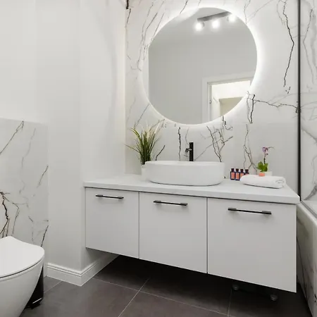 Stylish With Parking By Renters Prestige