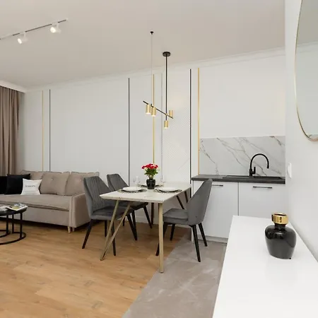 Stylish With Parking By Renters Prestige Апартаменты