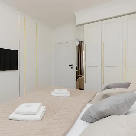 Апартаменты Stylish With Parking By Renters Prestige *