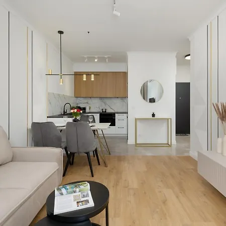 Stylish With Parking By Renters Prestige Апартаменты Варшава